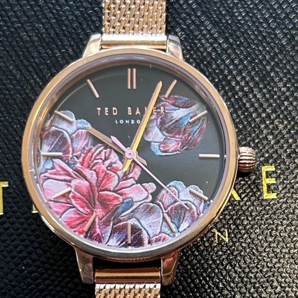 Ted Baker Accessories - Ted Baker Kate Watch with 32mm Black Face With Flowers & RoseGold MeshBr…